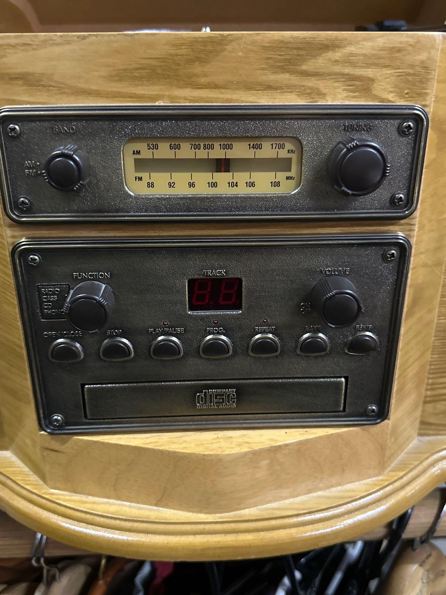 Spirit of St Louis 3 speed Turntable, CD, Am/FM Radio Tape Player- works