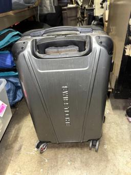 Gray Swiss Gear Hard Shell Suit Case