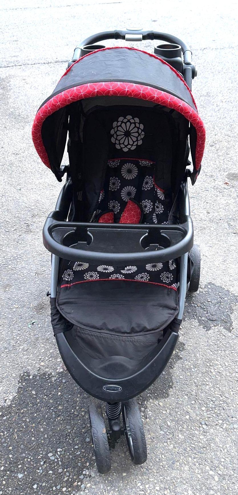 Baby Trend Stroller - in good condition