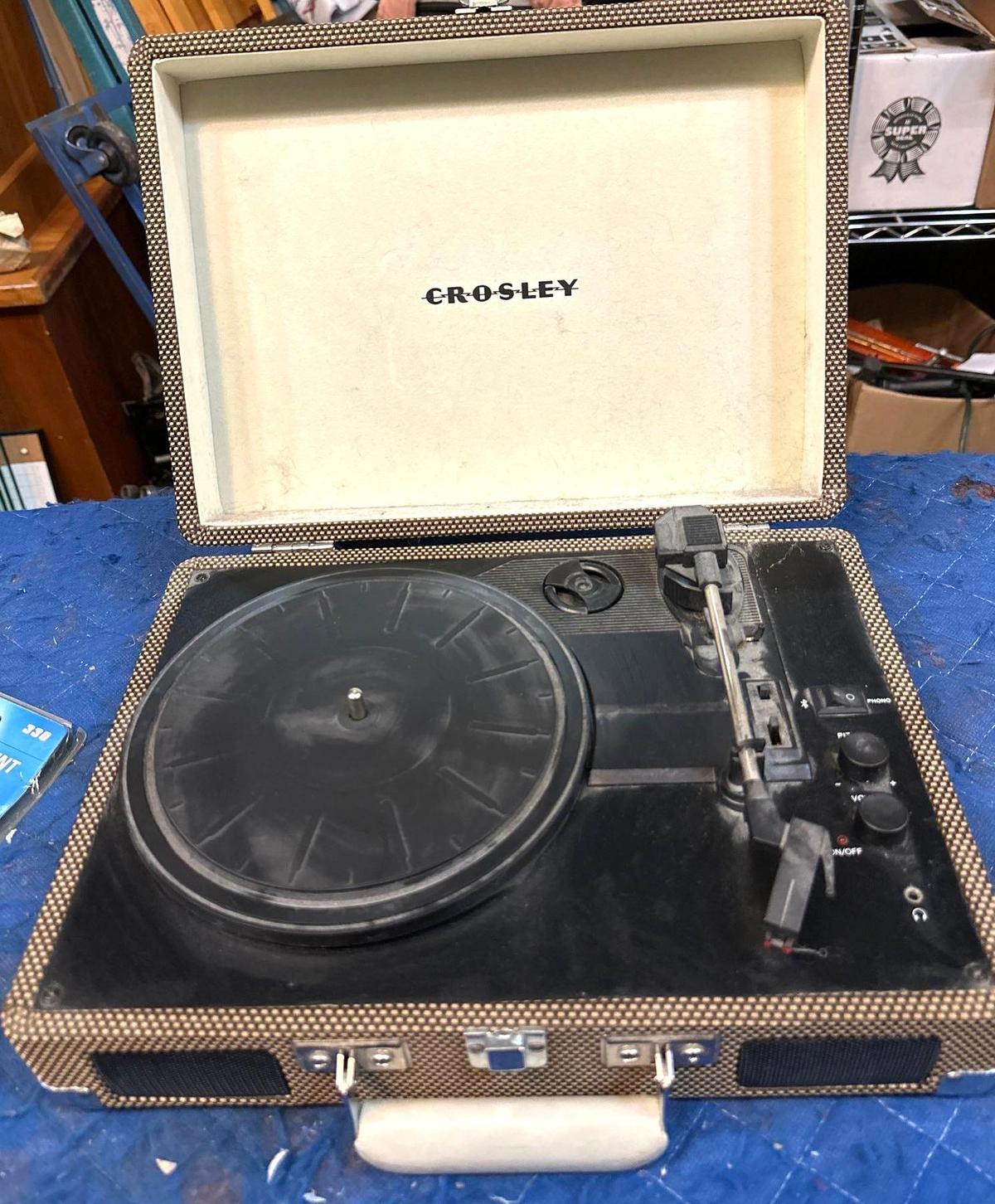 Crosley Record Player Turn table in case Proxibid