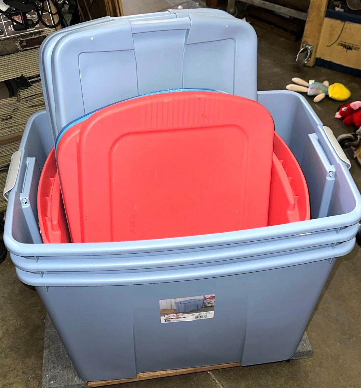 7 Sterilite Tote Bins with Lids