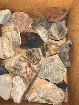 Box of Agate and Other Collectible Stones more than 20 Pieces