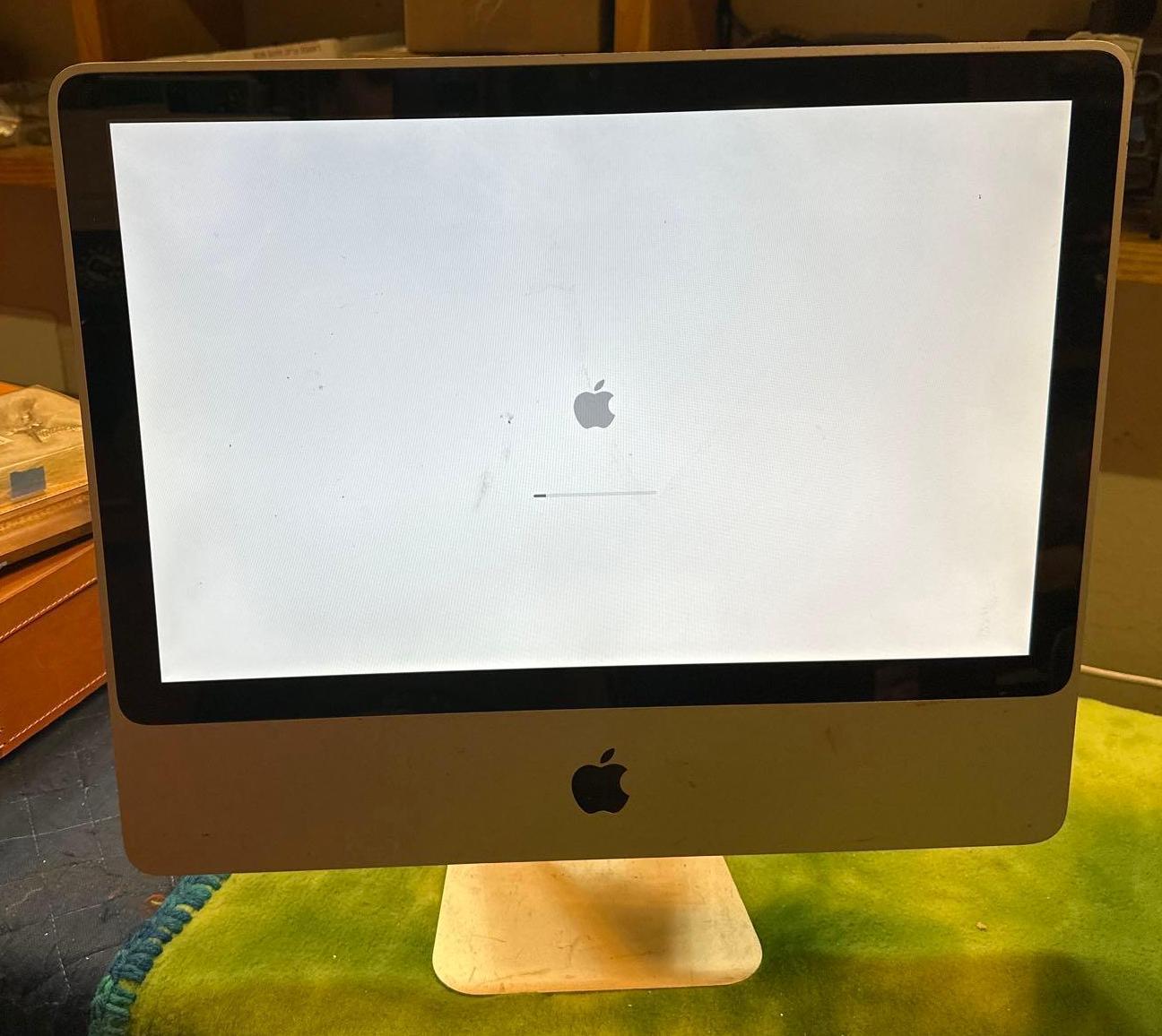 Apple iMac Computer - Works (Just Needs Keyboard and Mouse)