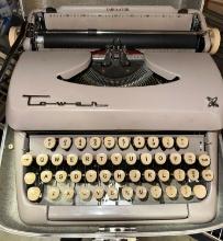 Vintage Tabulator Tower Typewriter in case