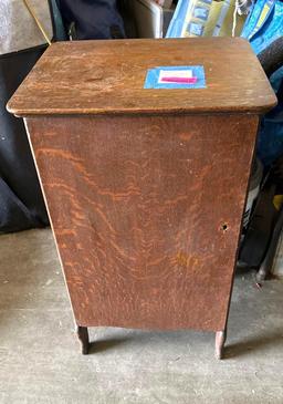 Solid Vintage LP Cabinet 32" tall
