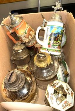 4 VTG Beer Steins, 5 VTG Oil Lamps, Tins, Dishes etc