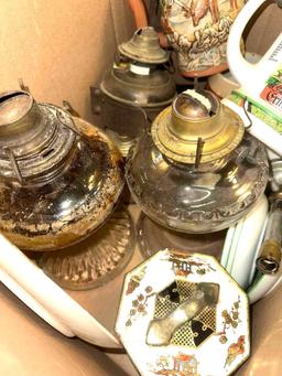4 VTG Beer Steins, 5 VTG Oil Lamps, Tins, Dishes etc