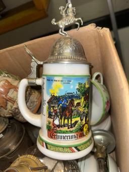 4 VTG Beer Steins, 5 VTG Oil Lamps, Tins, Dishes etc