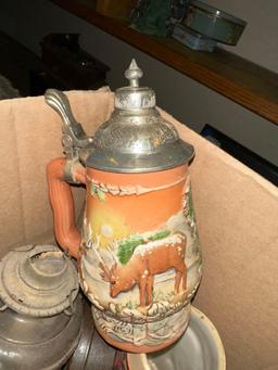 4 VTG Beer Steins, 5 VTG Oil Lamps, Tins, Dishes etc