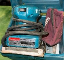 Makita Finishing Sander in Case