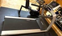 Life Fitness Treadmill with Flexdeck Shock absorption System/Heart Sync- WORKS GREAT!