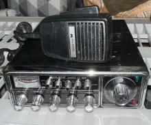 Vintage Midland 77-888 CB radio with Microphone