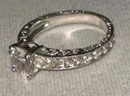Woman's Ring size 11