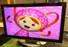 Sceptre 32" LED TV with New universal Remote- Works