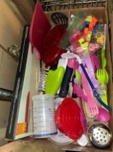 Assorted Kitchen Items (pampered Chef etc)