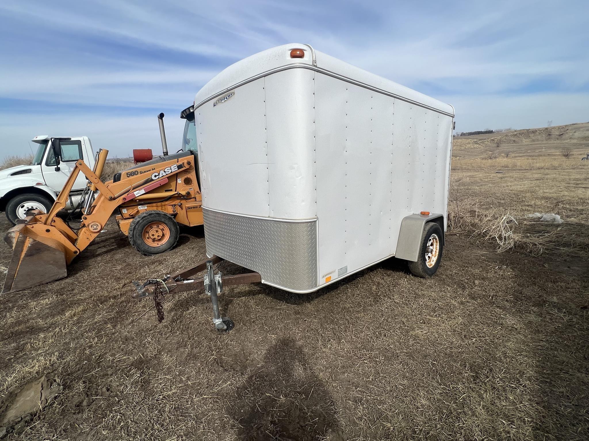 ENCLOSED TRAILER 242