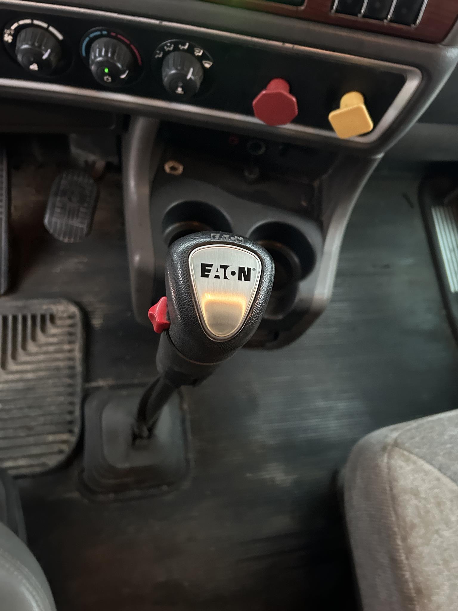 2009 KENWORTH T660 586