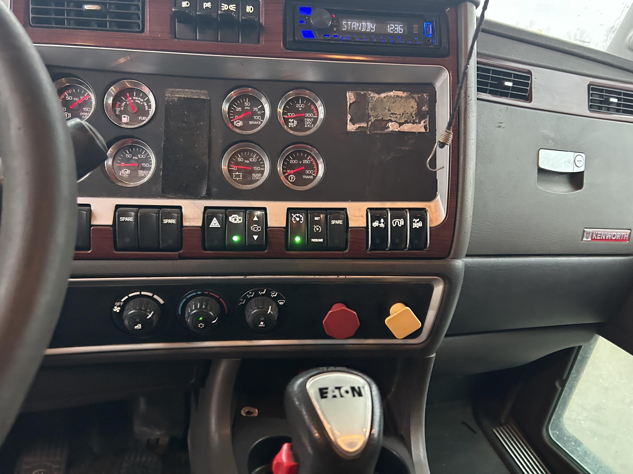 2009 KENWORTH T660 586