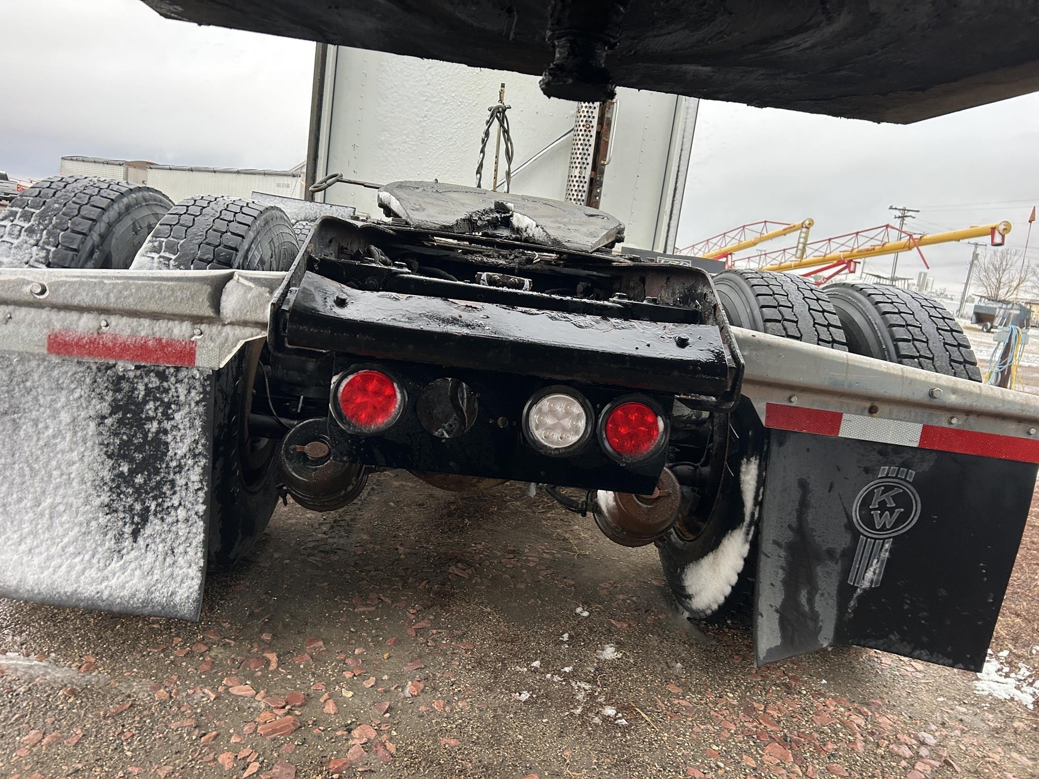 2009 KENWORTH T660 586