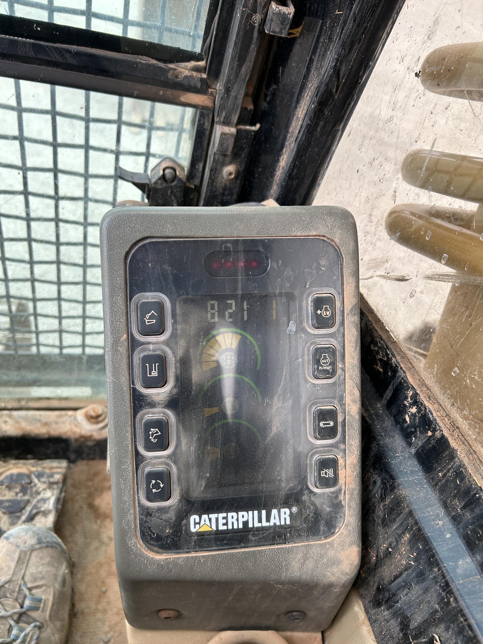 1999 CATERPILLAR 322B 63