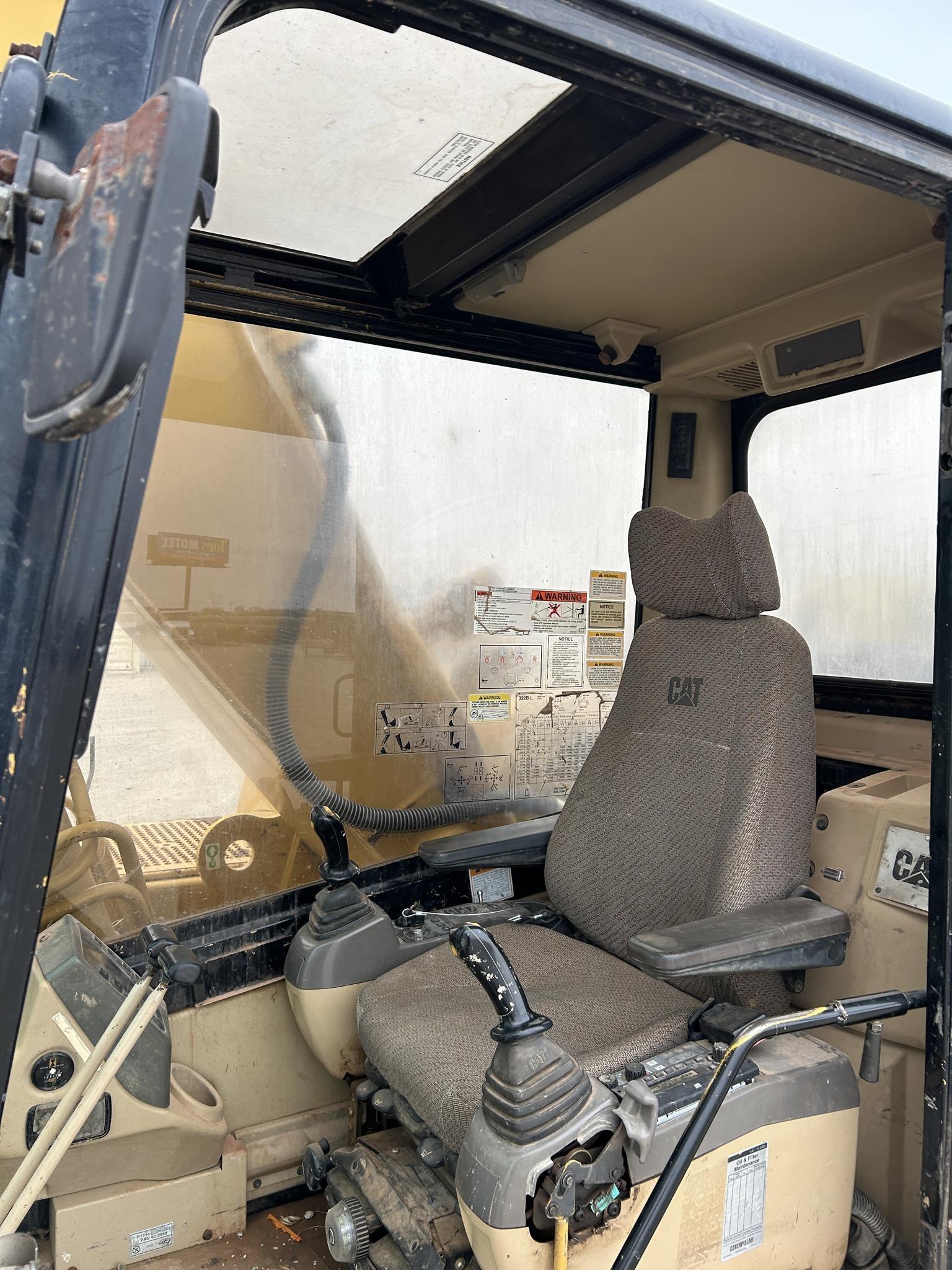 1999 CATERPILLAR 322B 63