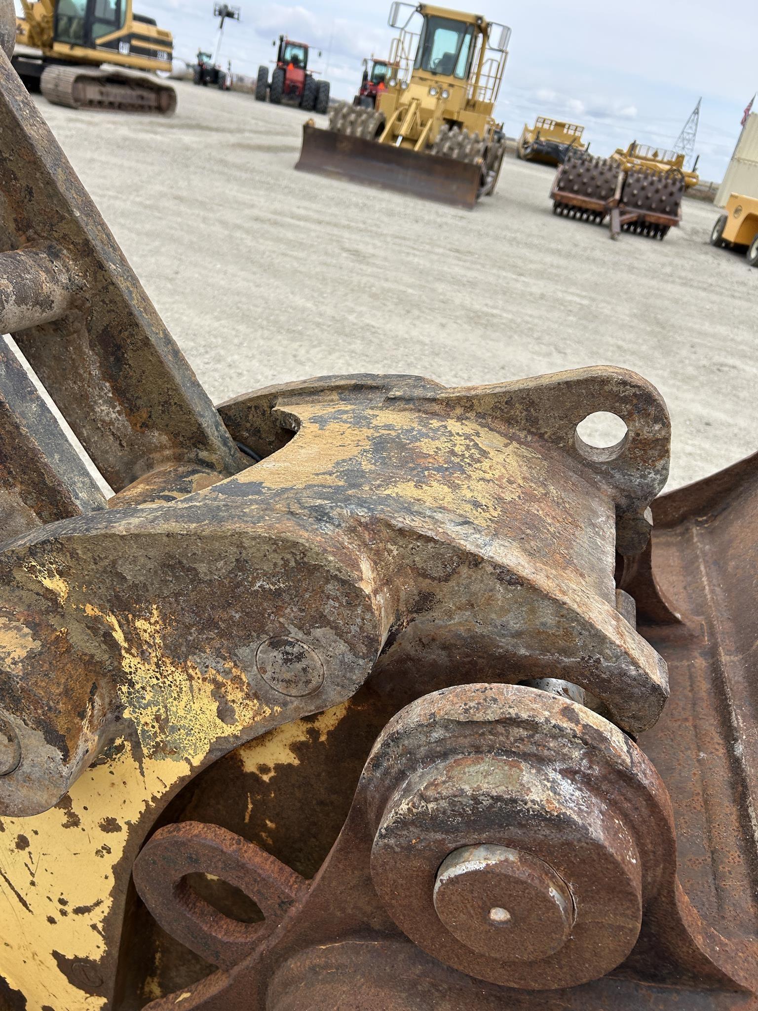 1999 CATERPILLAR 322B 63