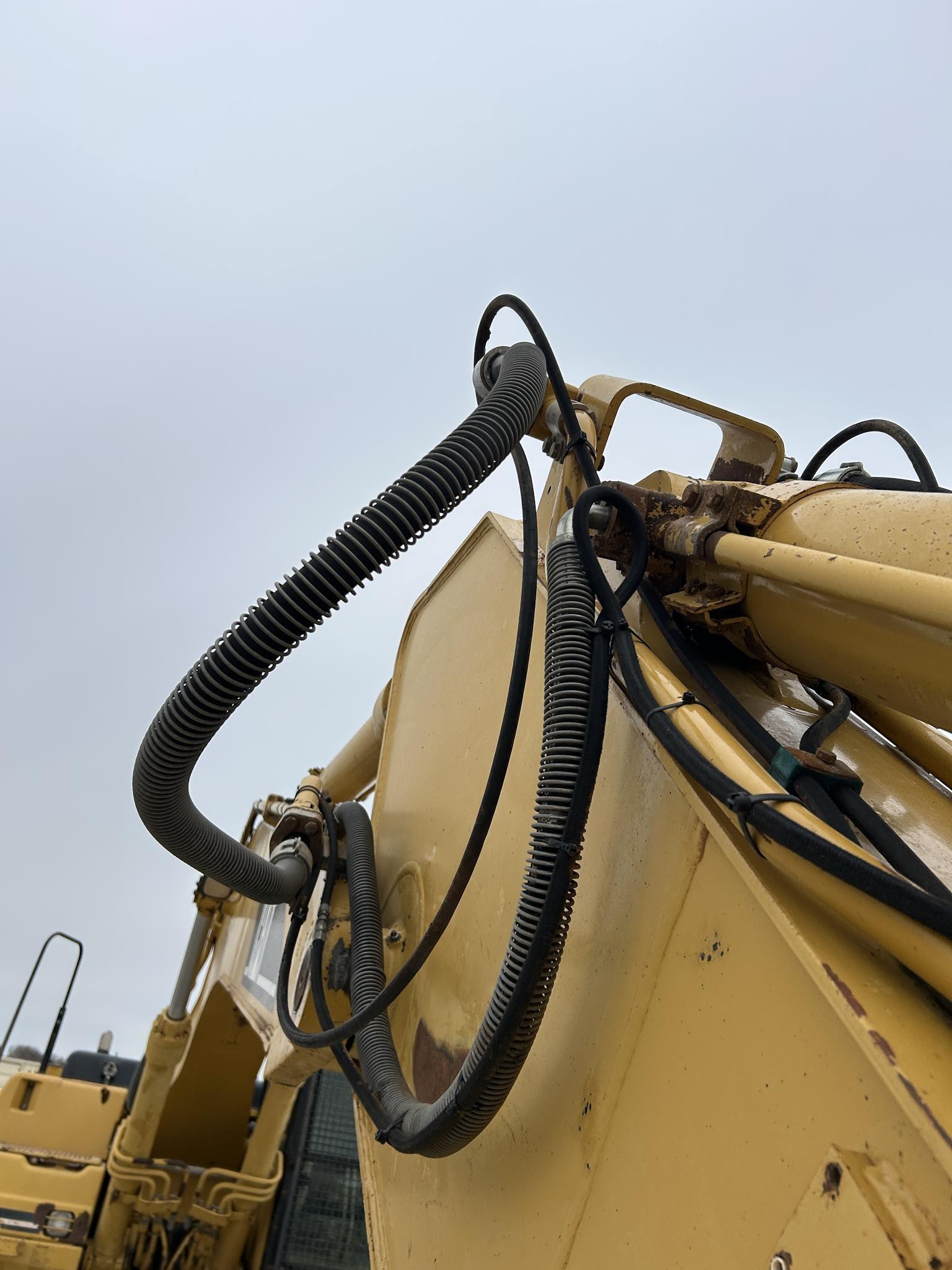 1999 CATERPILLAR 322B 63