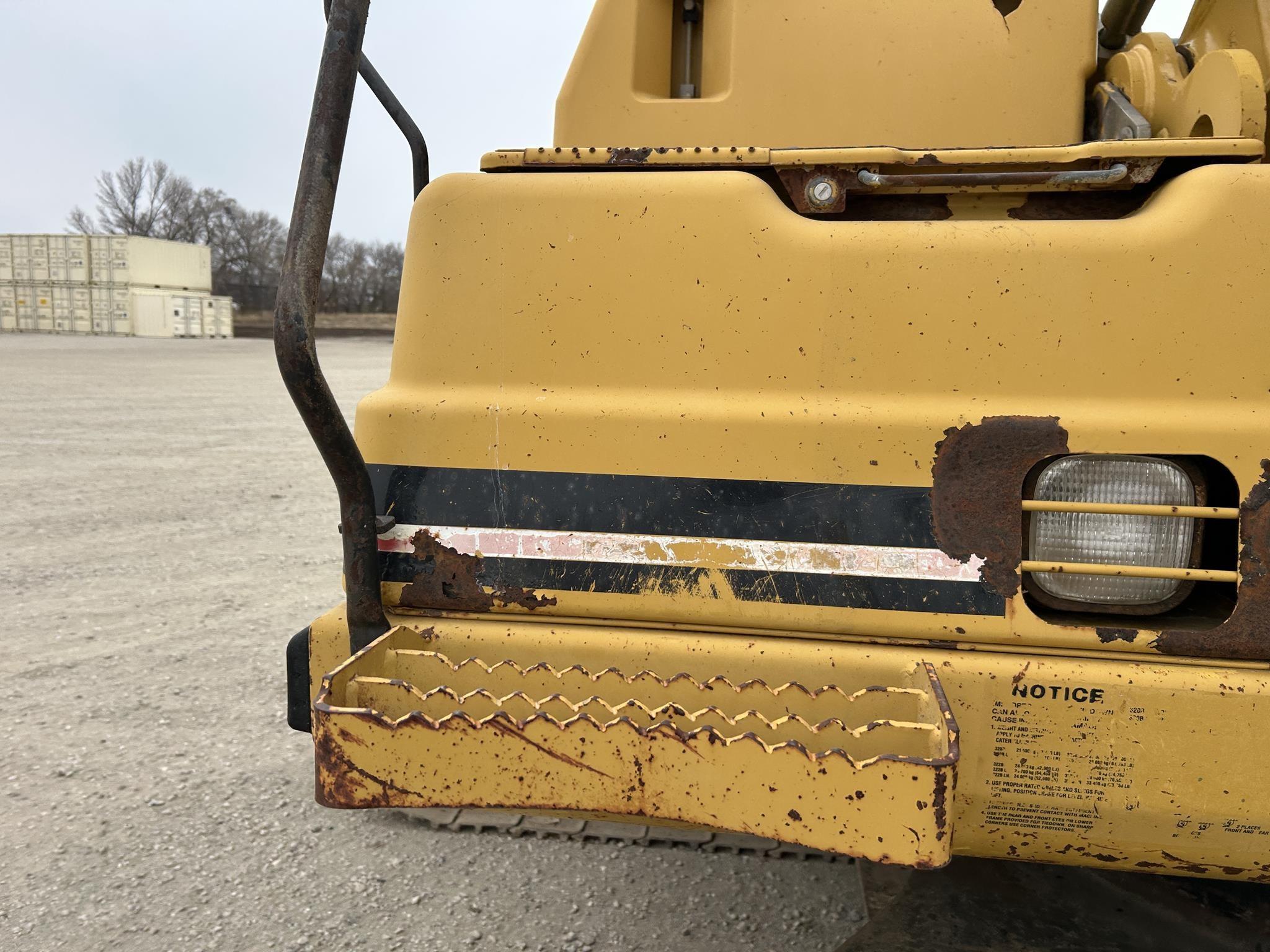 1999 CATERPILLAR 322B 63