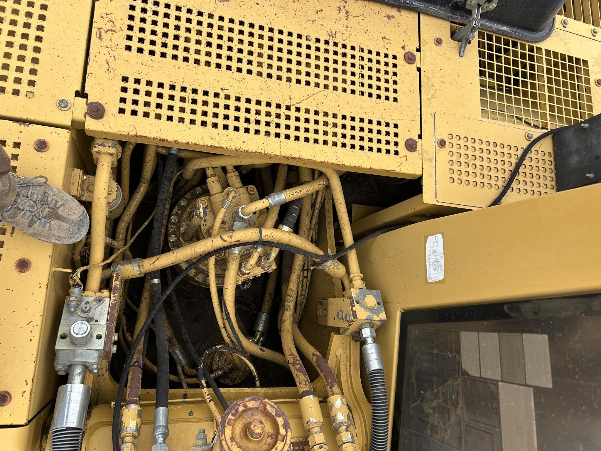 1999 CATERPILLAR 322B 63