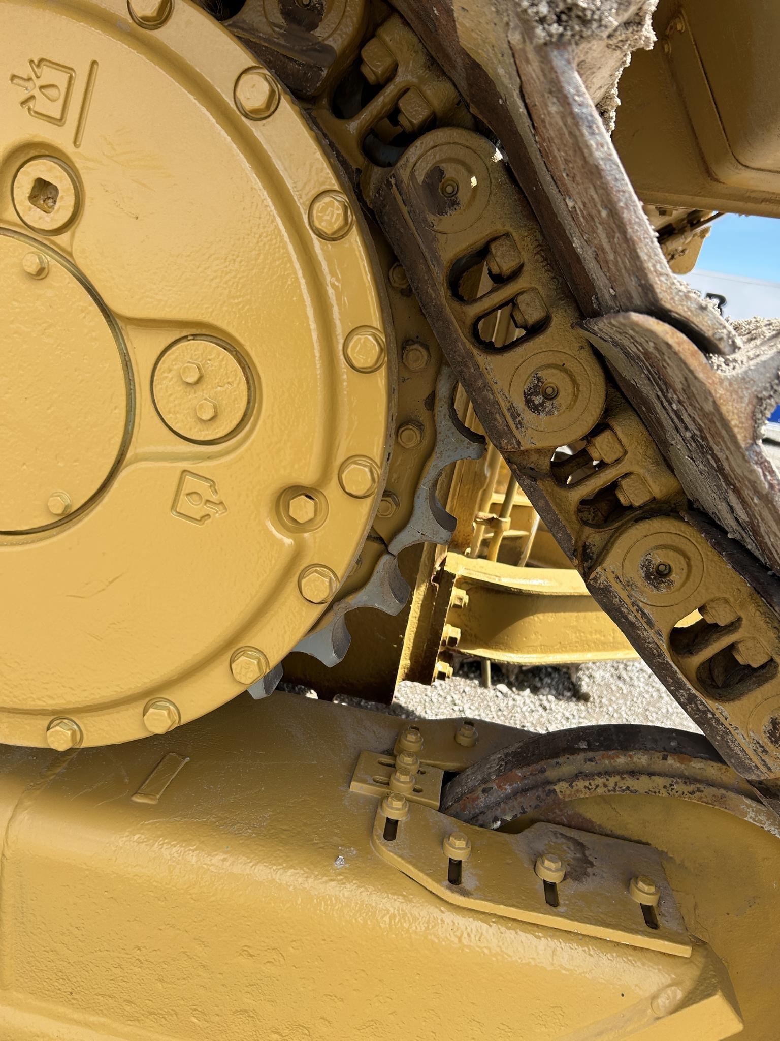 2020 CATERPILLAR D6 84