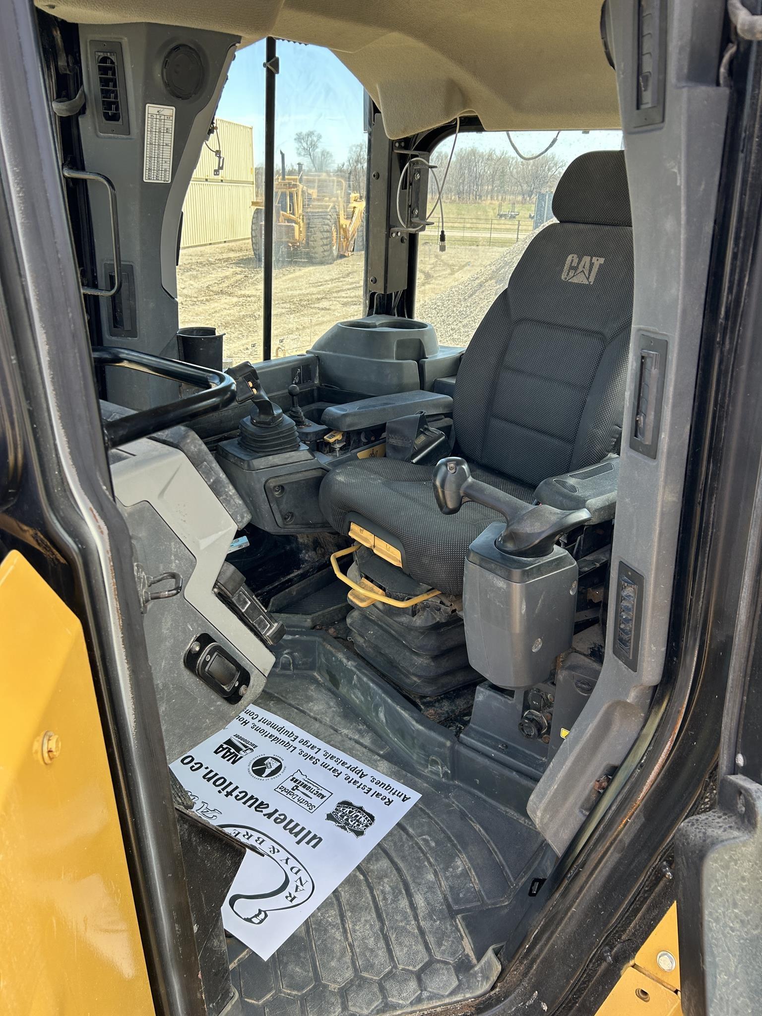 2020 CATERPILLAR D6 84