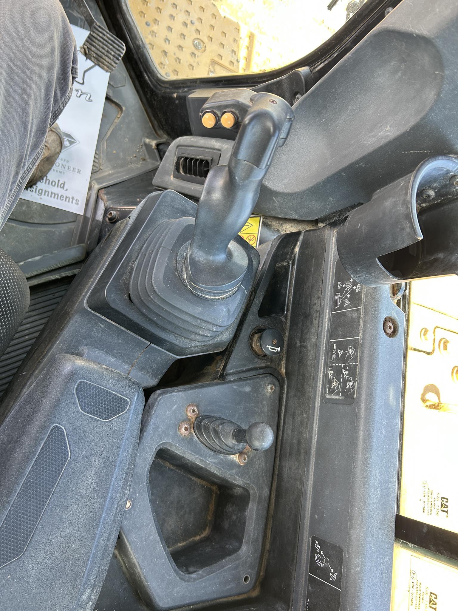 2020 CATERPILLAR D6 84