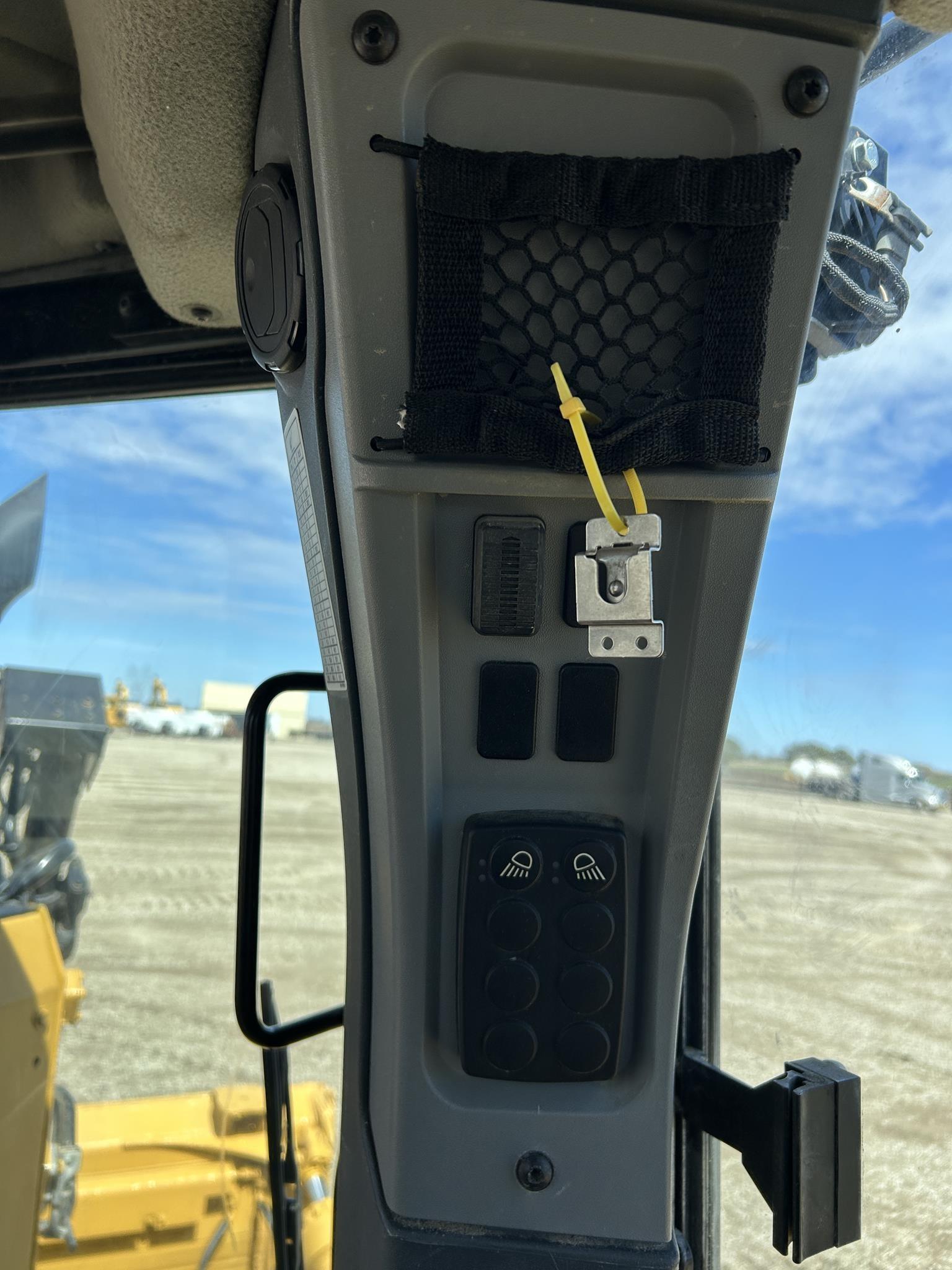 2020 CATERPILLAR D6 84