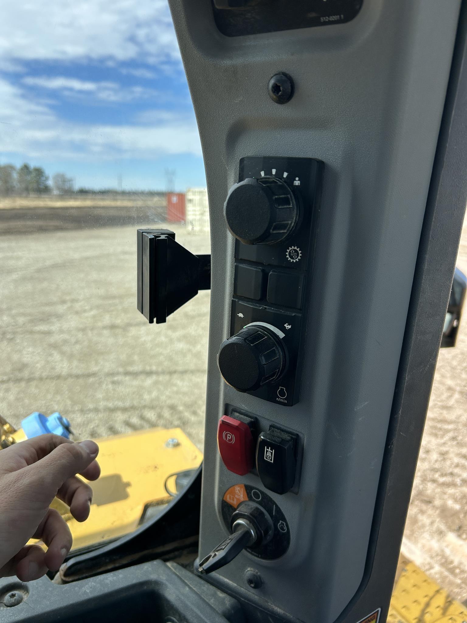 2020 CATERPILLAR D6 84