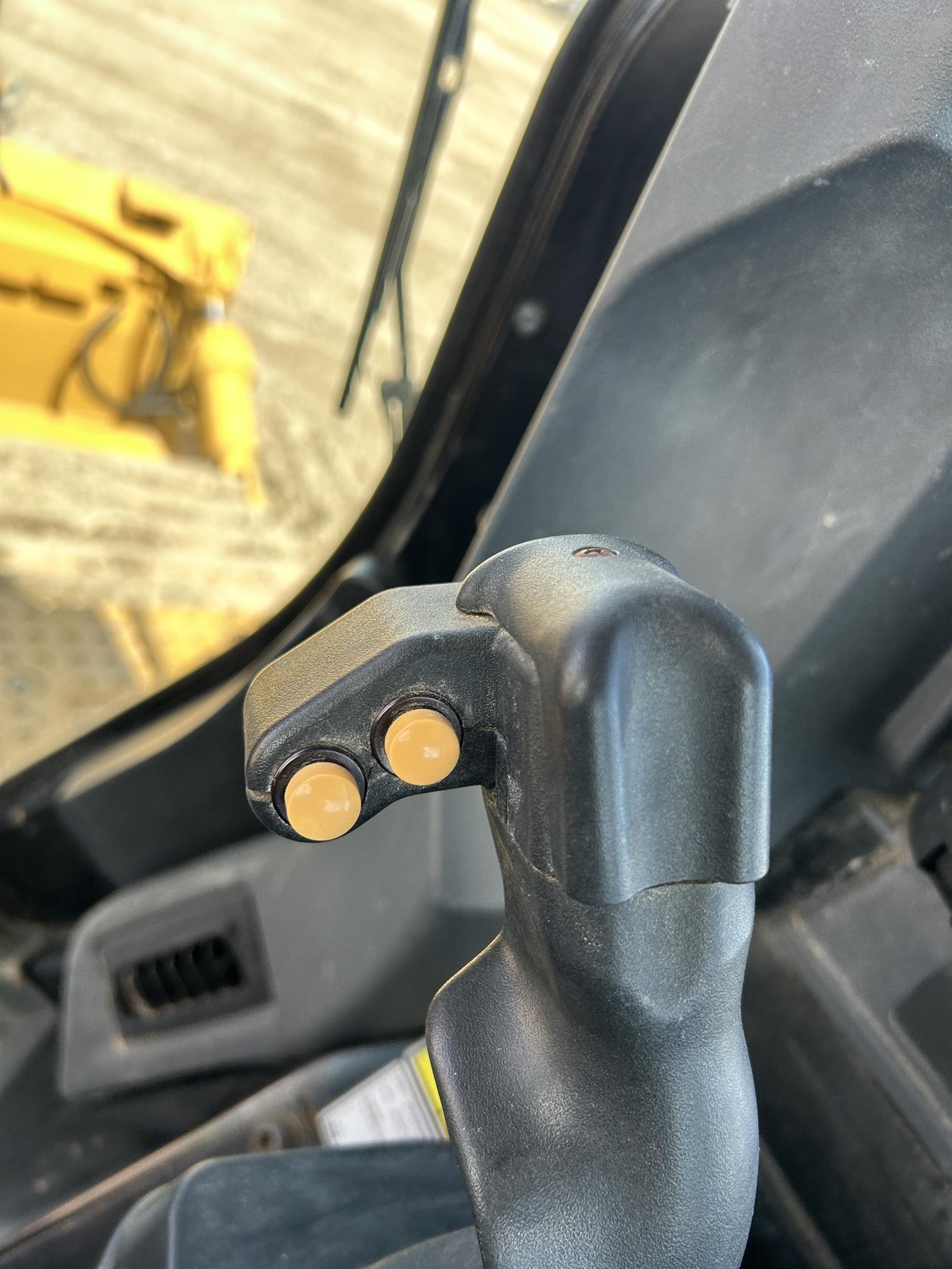 2020 CATERPILLAR D6 84