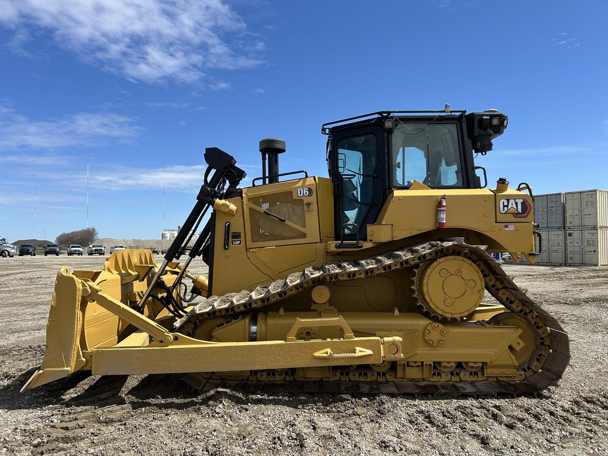 2020 CATERPILLAR D6 84