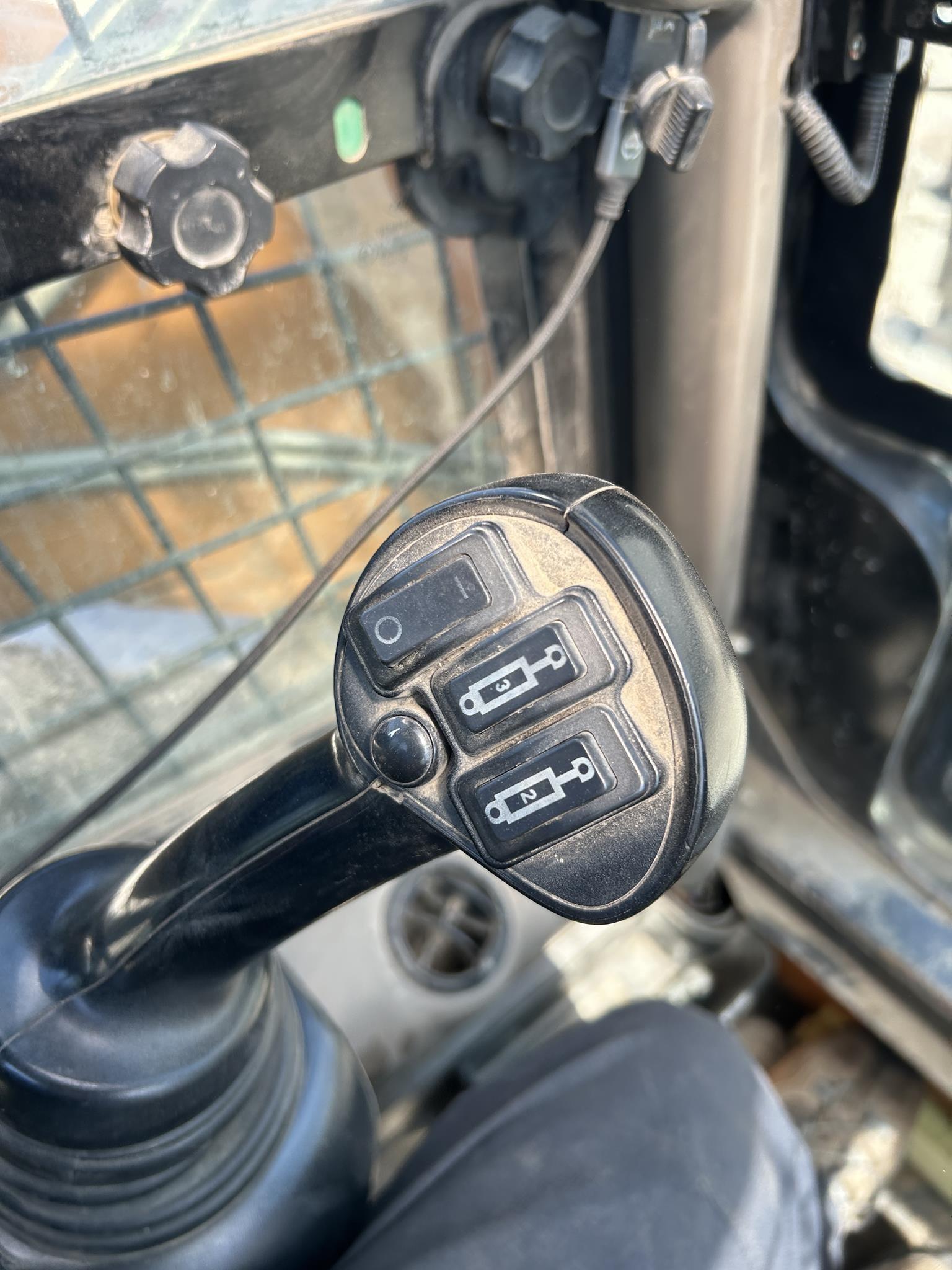 2012 CASE SV250 146