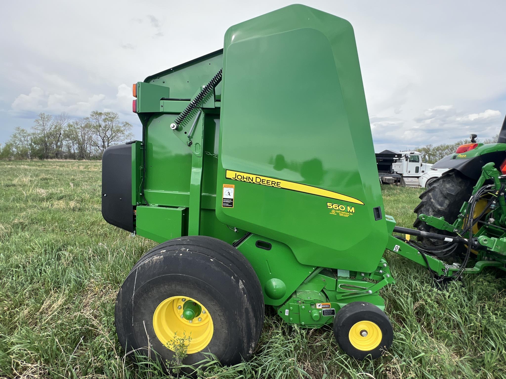 2021 JOHN DEERE 560M 17