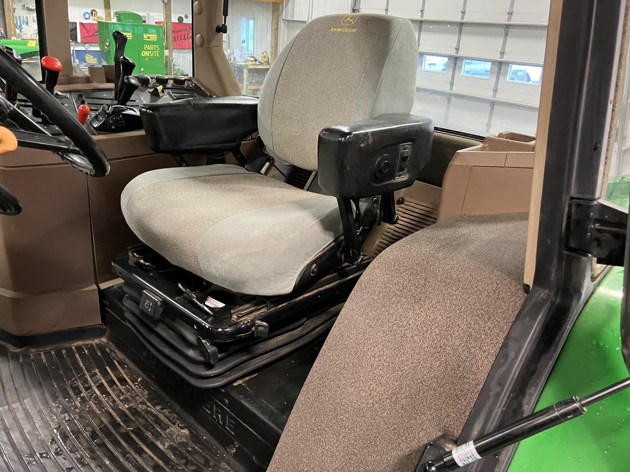 JOHN DEERE 7410 322