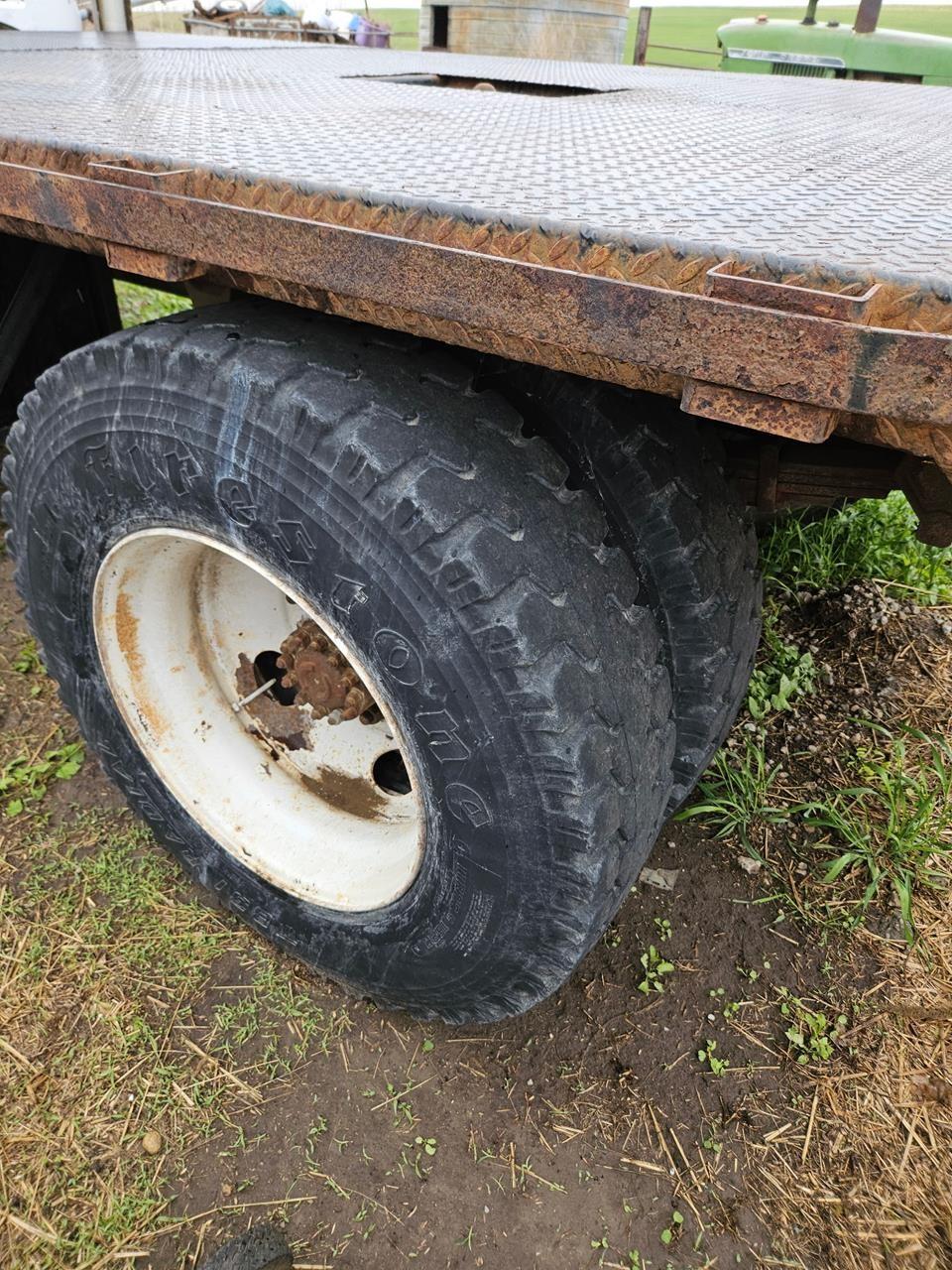 2001 FORD F650 SD 173