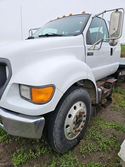 2001 FORD F650 SD 173