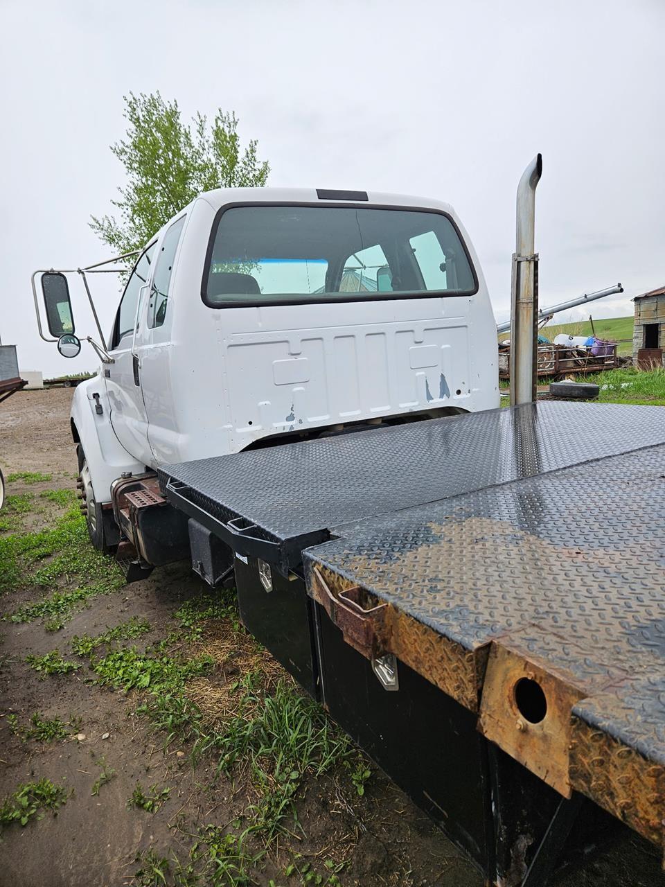 2001 FORD F650 SD 173