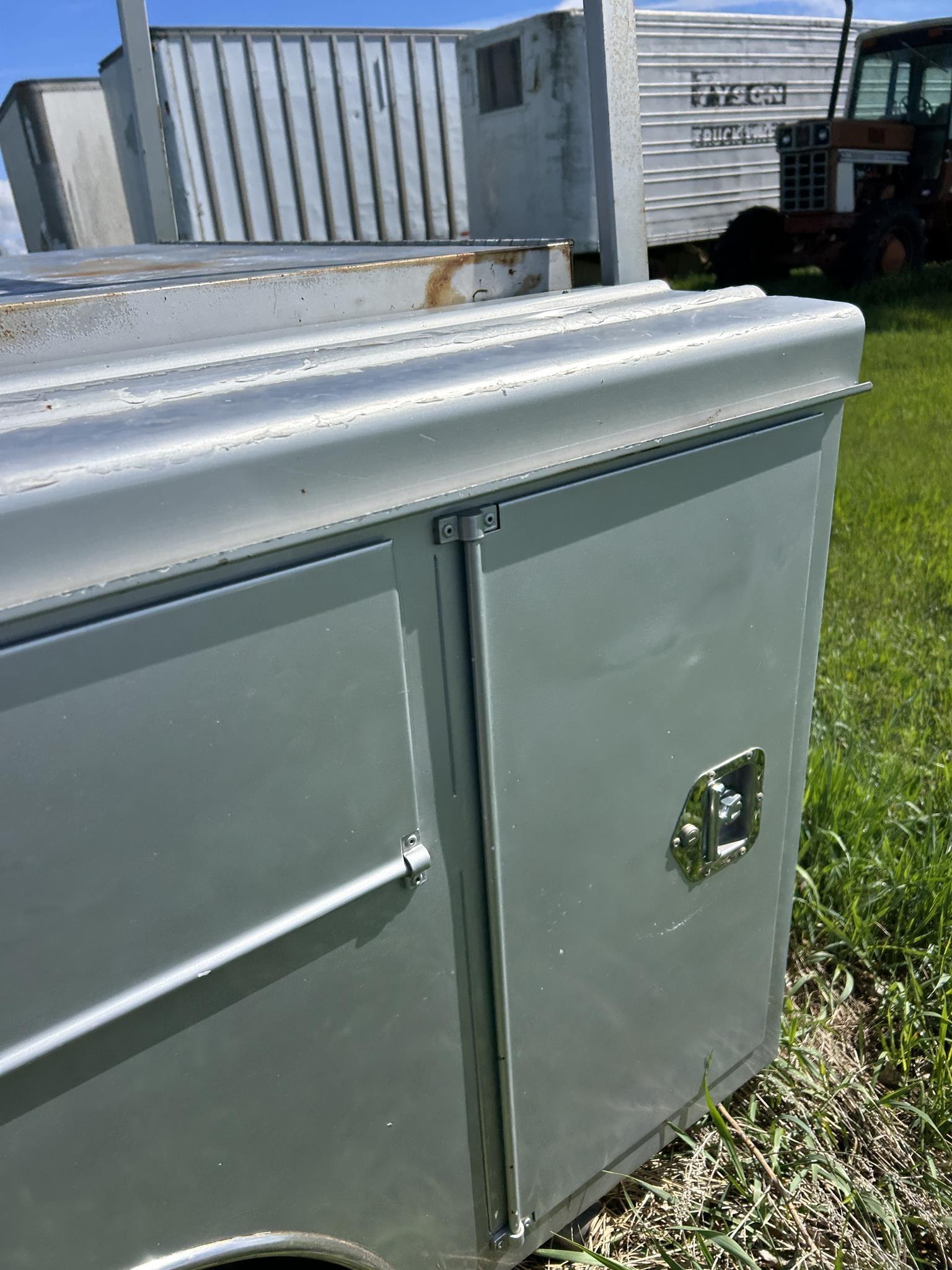 SERVICE BOX 409