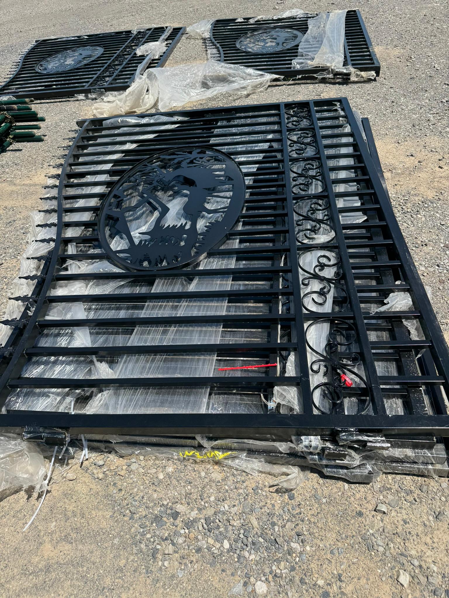 20' BIFOLD GATES W/DEER SCENERY