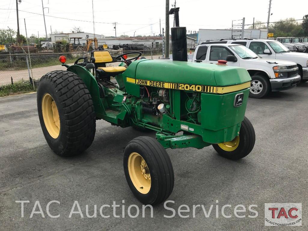 John Deere 2040