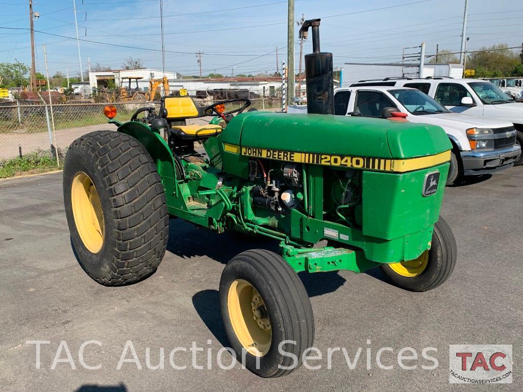 John Deere 2040