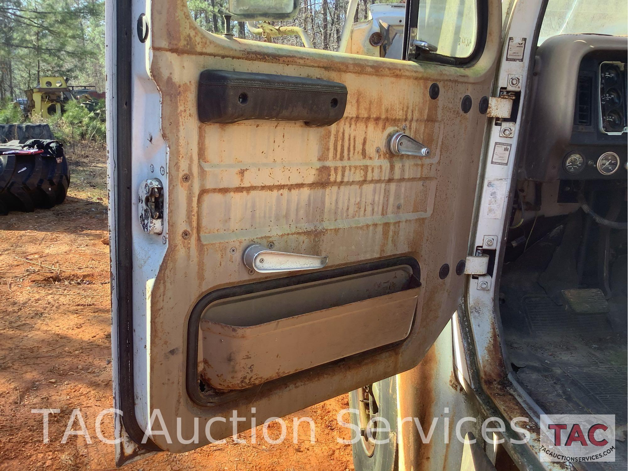 1981 International S1700 Cab & Chassis
