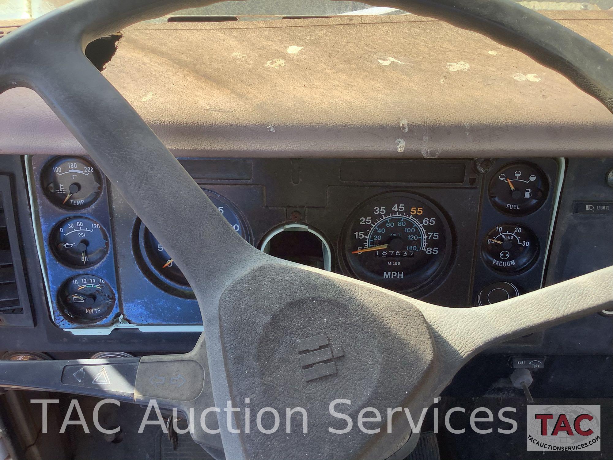 1981 International S1700 Cab & Chassis