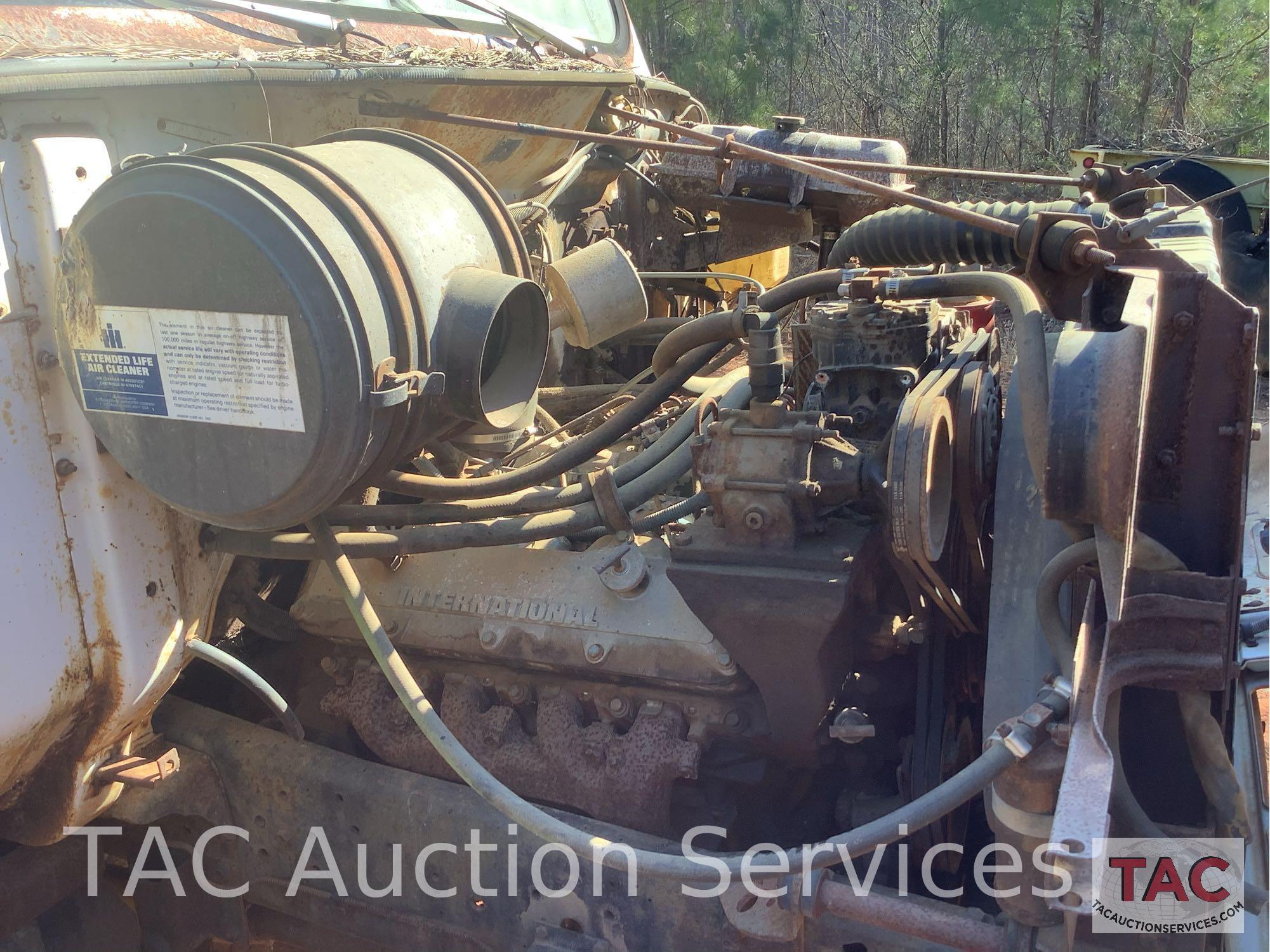 1981 International S1700 Cab & Chassis