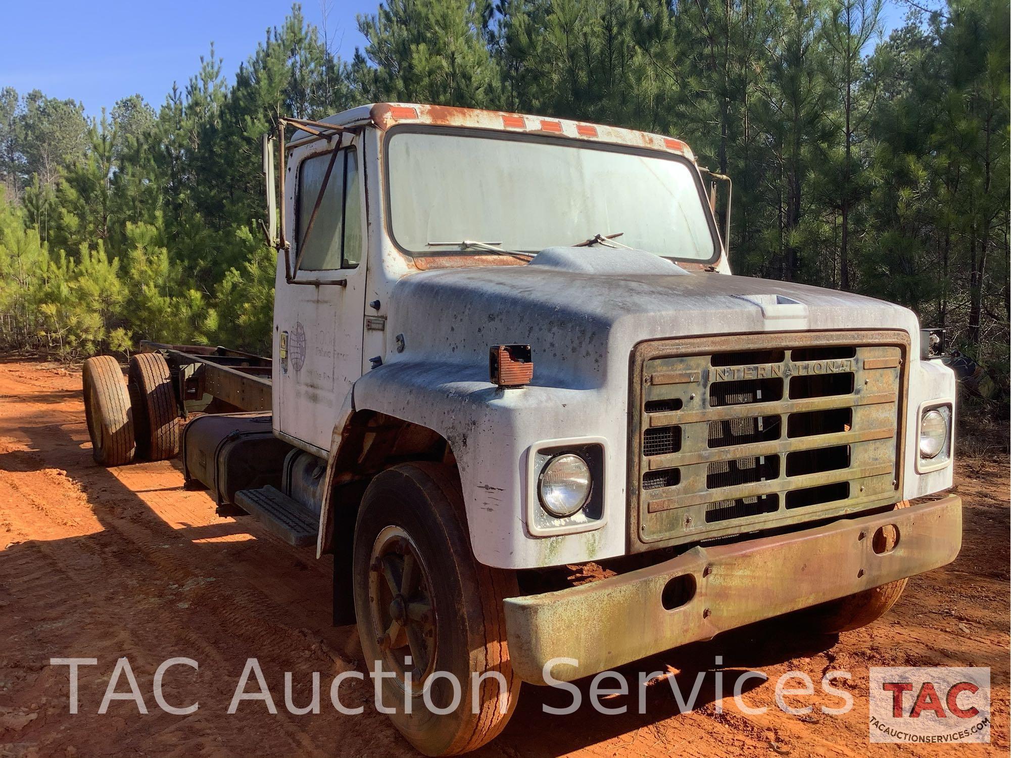 1981 International S1700 Cab & Chassis